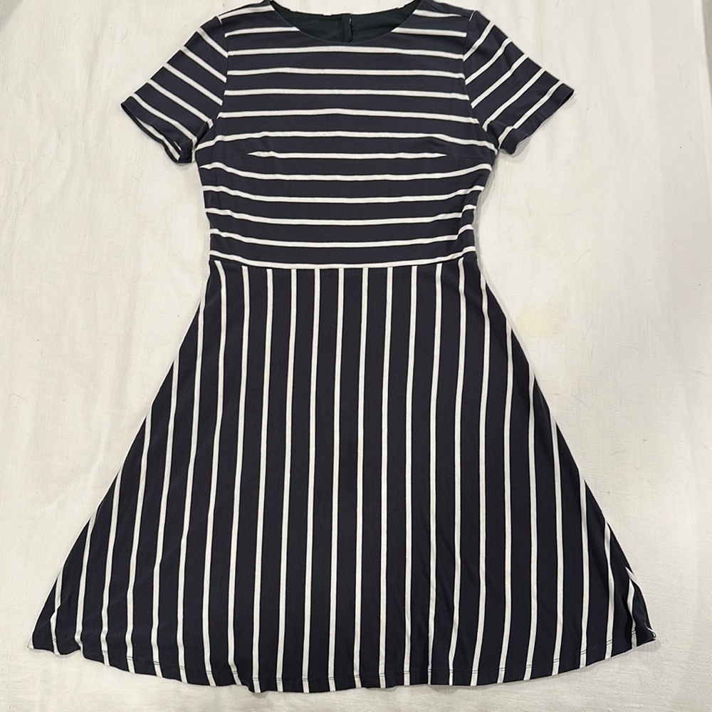 LOFT fit and flare gray striped dress with open back, size 10